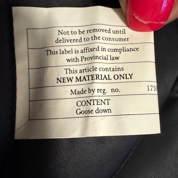 Patagonia Women's Quilted Black Down Puffer Jacket - Picture 9 of 9